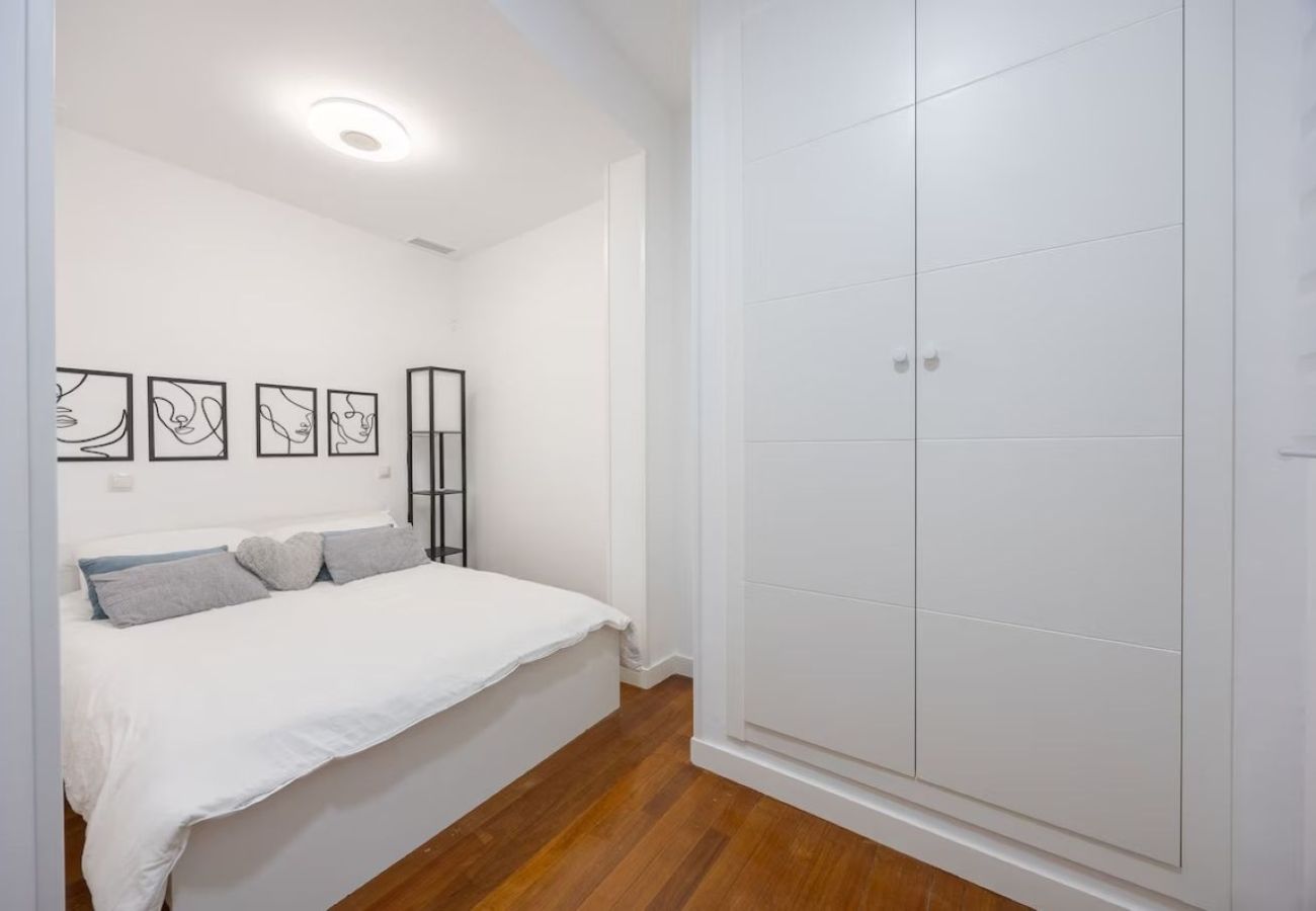 Apartamento en Madrid - Espacio moderno en La Latina – Comodidad para trabajo o estudio
