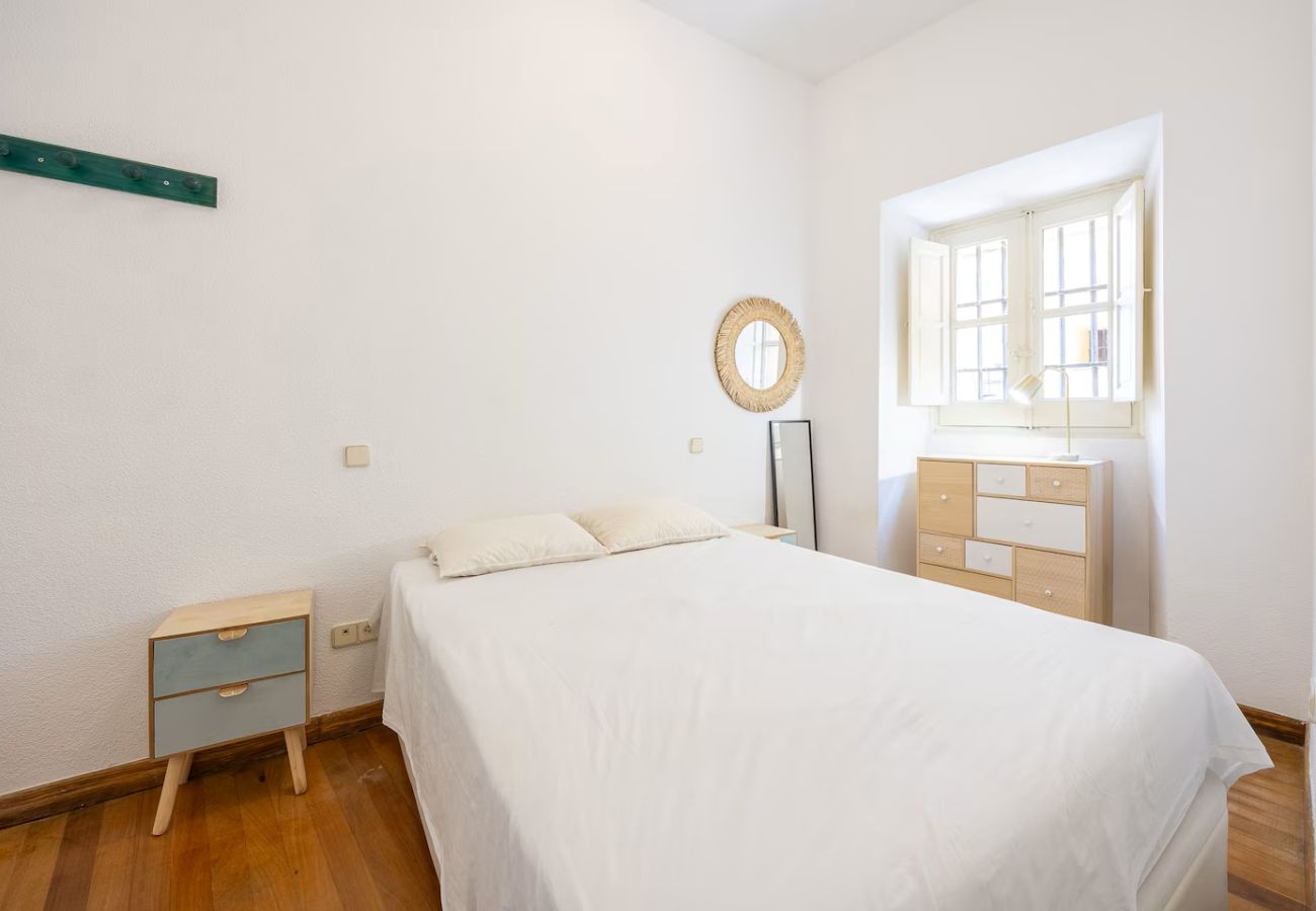 Apartamento en Madrid - Acogedor Apartamento en La Latina – Ideal para Trabajar o Estudiar