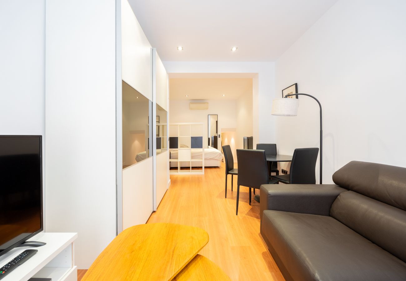 Apartamento en Madrid - Studio in Barrio de las Letras – Work or Study
