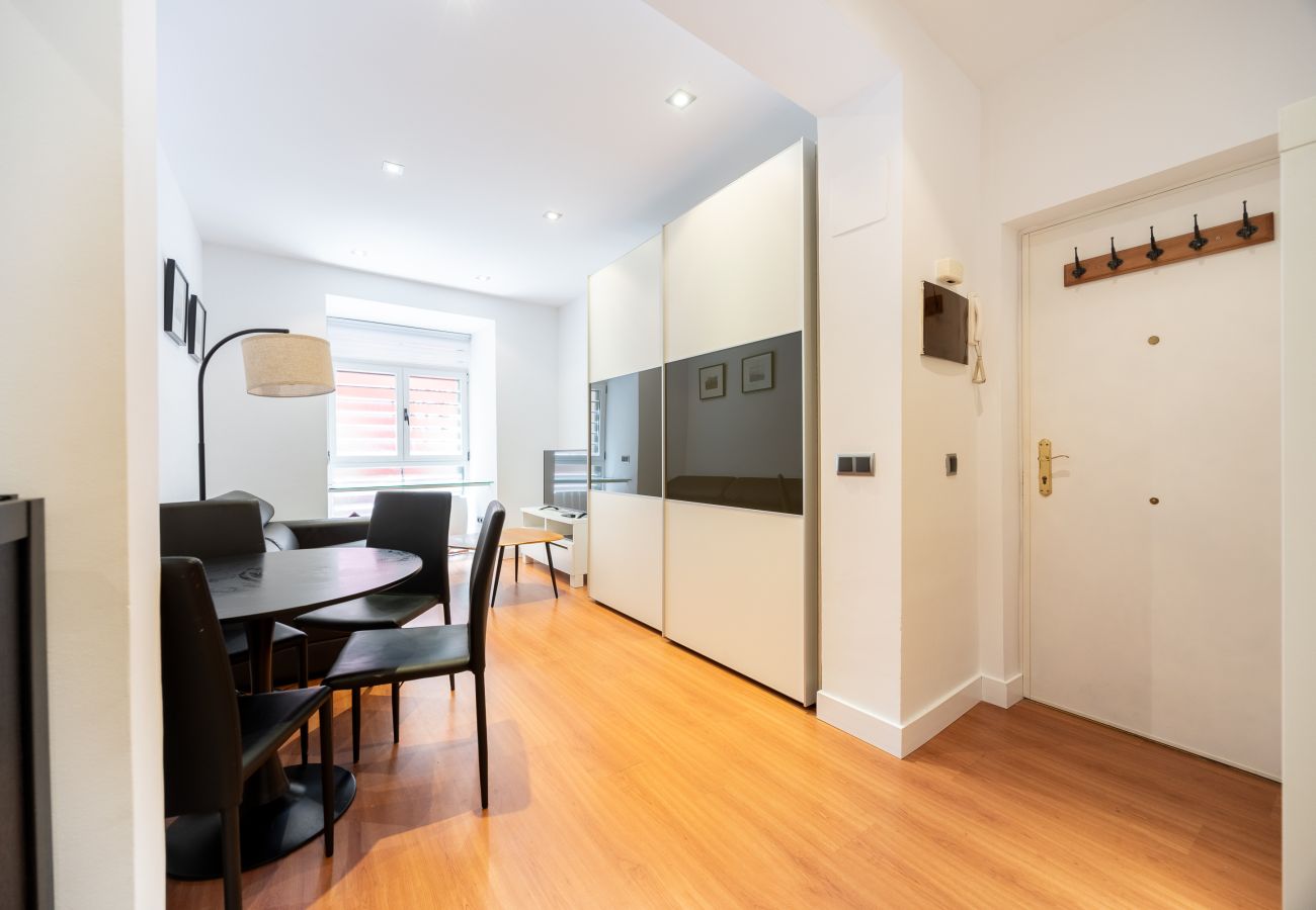 Apartamento en Madrid - Studio in Barrio de las Letras – Work or Study