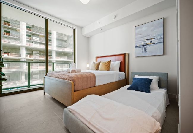Estudio en Miami - The Crosby · Miami Worldcenter Studio