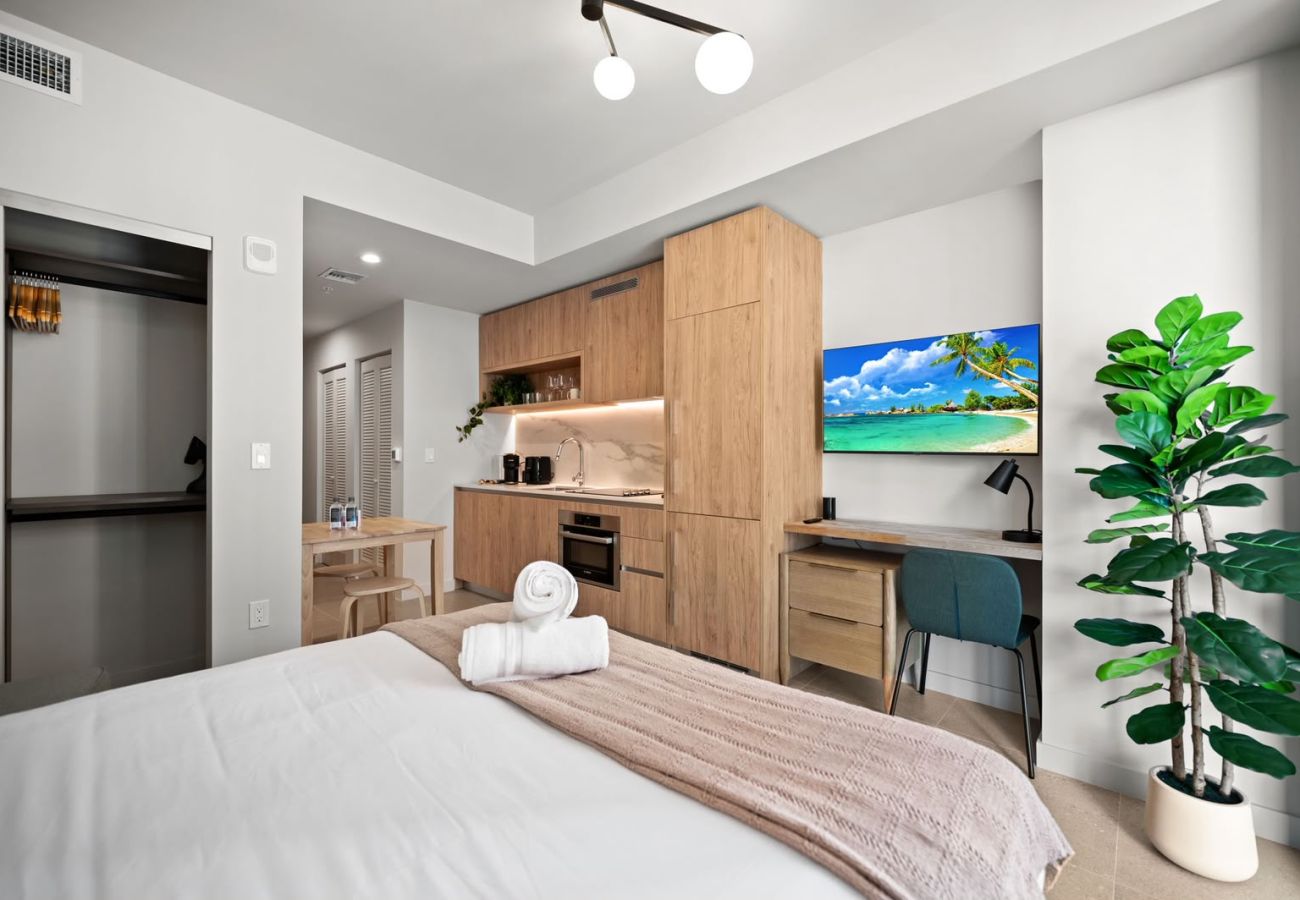 Estudio en Miami - The Crosby · Miami Worldcenter Studio