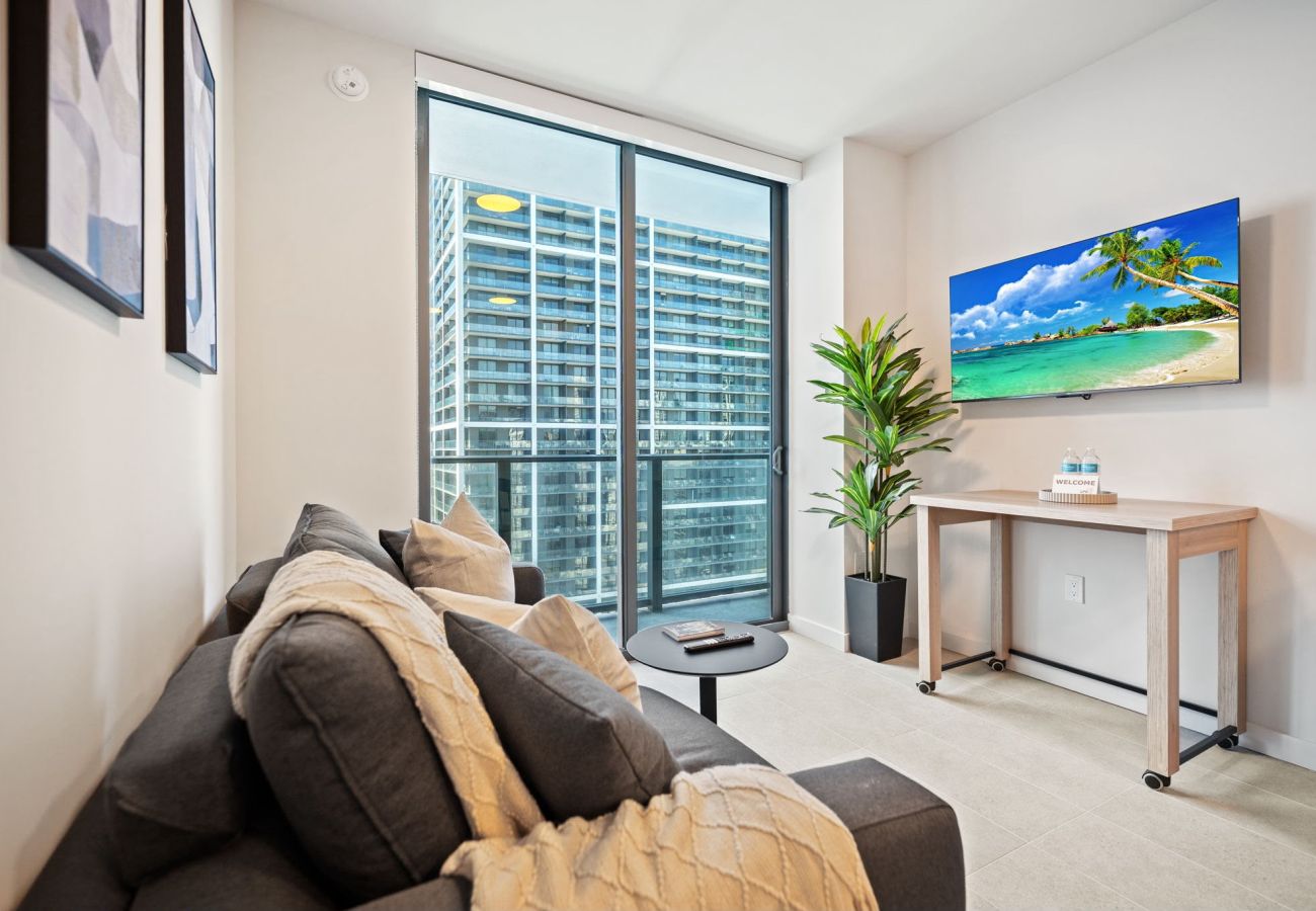 Apartamento en Miami - 501 First Spacious 1BR + Den | Balcony & City Living