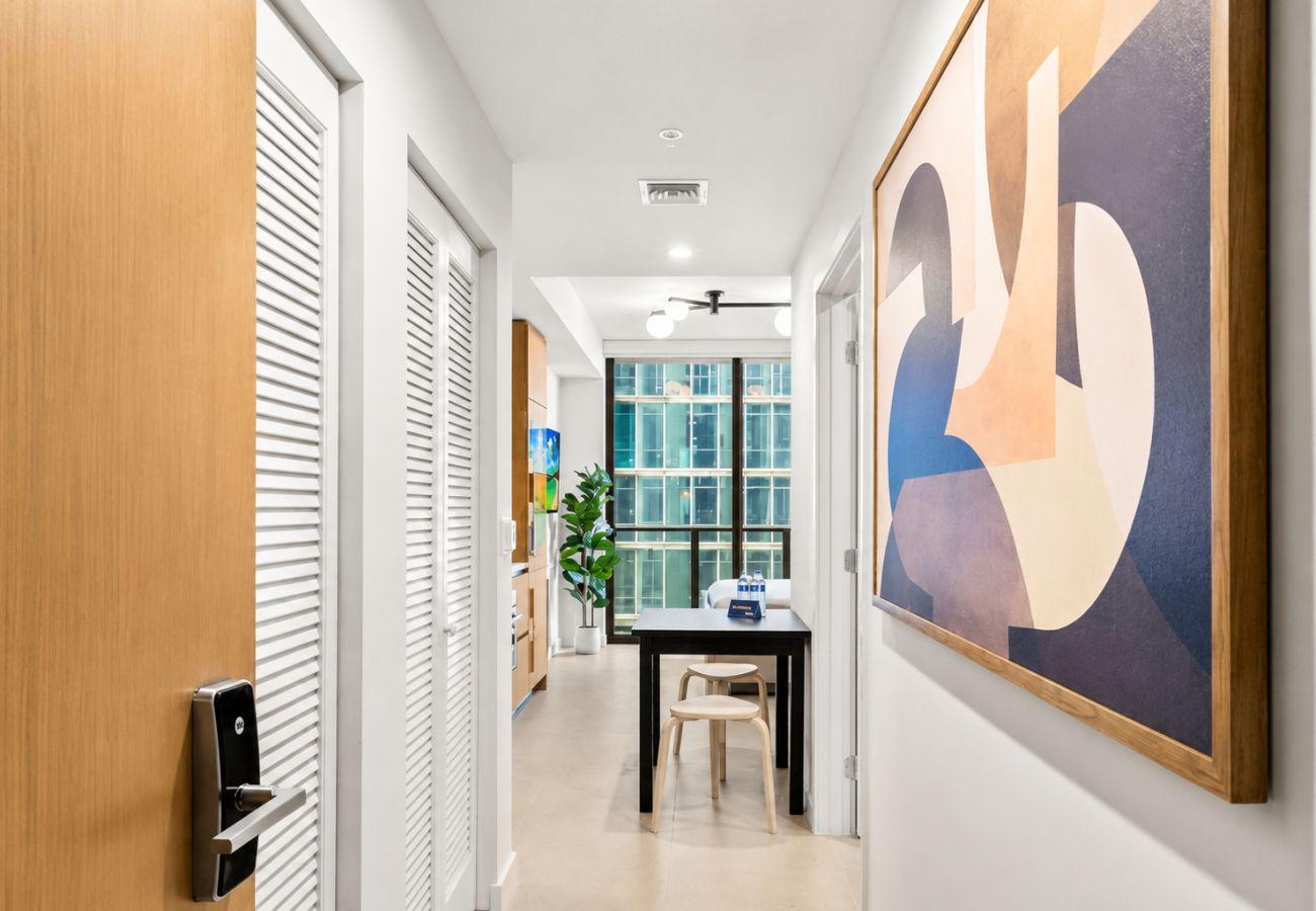 Estudio en Miami - The Crosby · Miami Worldcenter 2406