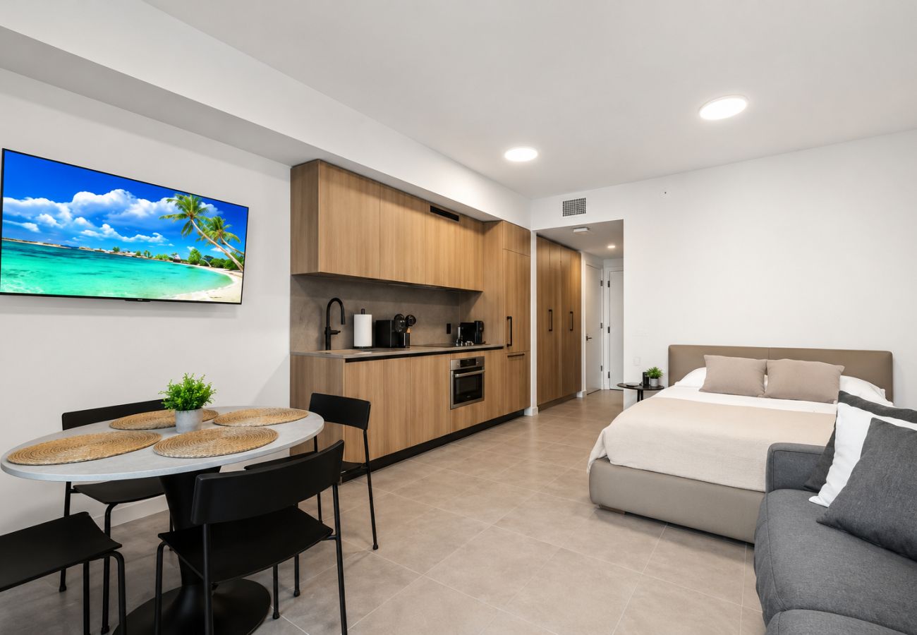 Estudio en Miami - 501 First Spacious | Balcony & City Living