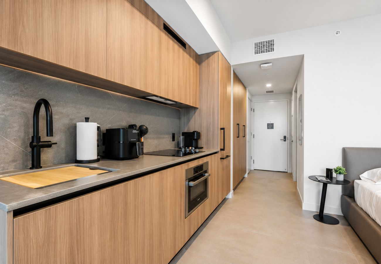 Estudio en Miami - 501 First Spacious | Balcony & City Living