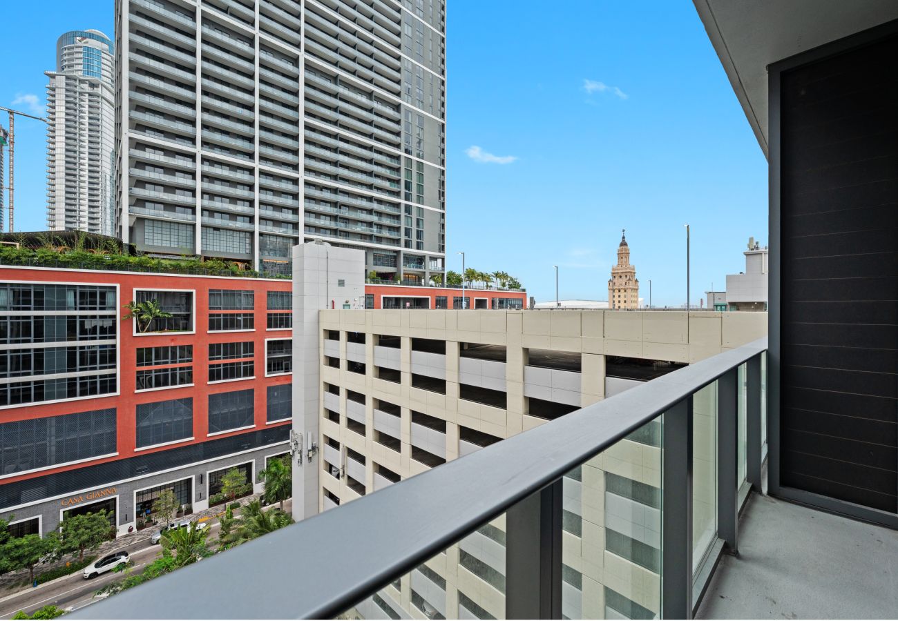 Estudio en Miami - 501 First 1112A
