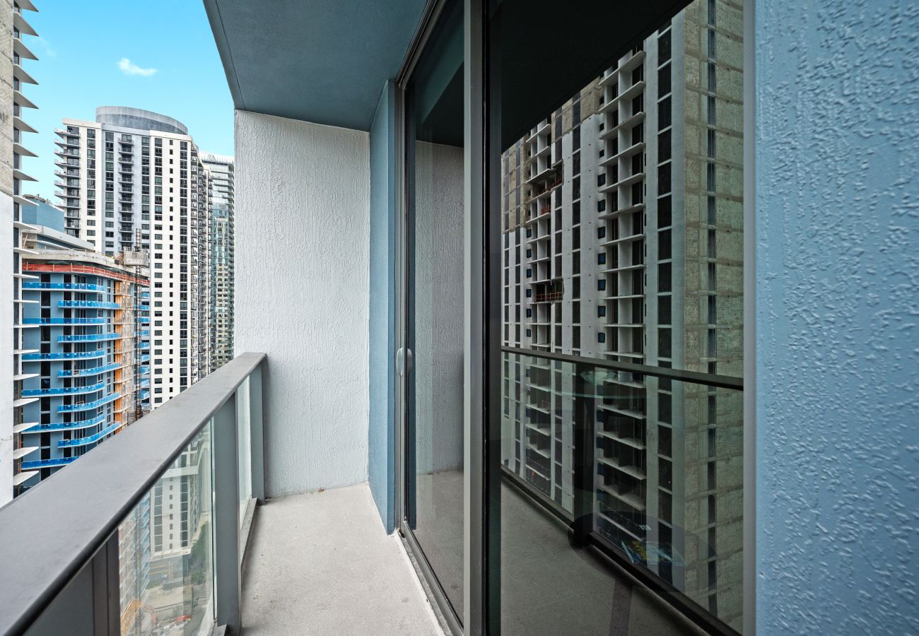 Estudio en Miami - 501 First 2707