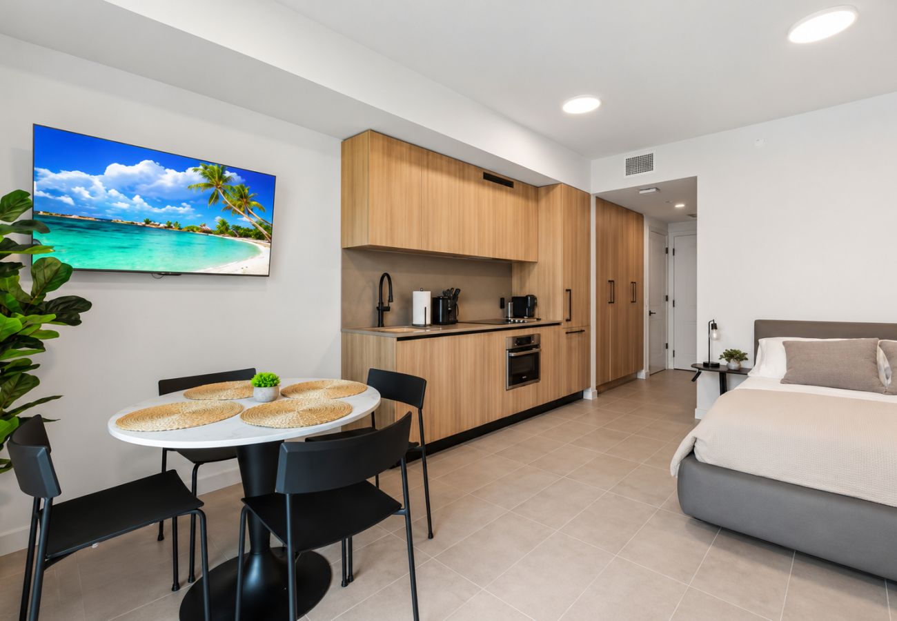 Estudio en Miami - 501 First 2709