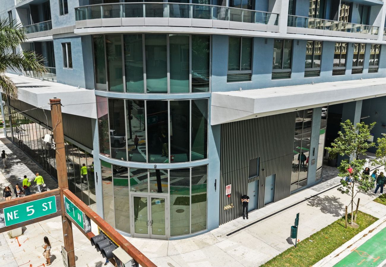 Estudio en Miami - 501 First 2709