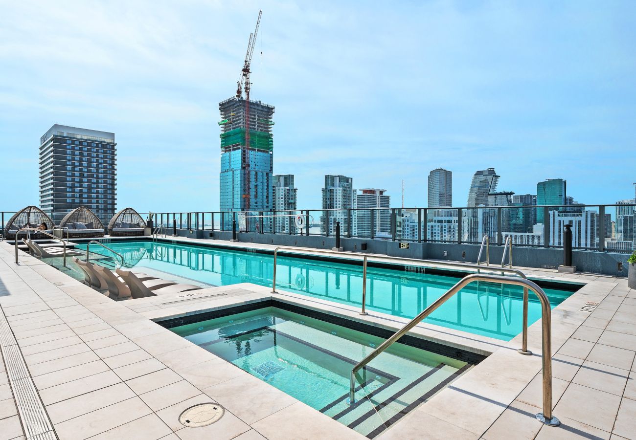 Estudio en Miami - 501 First 2709