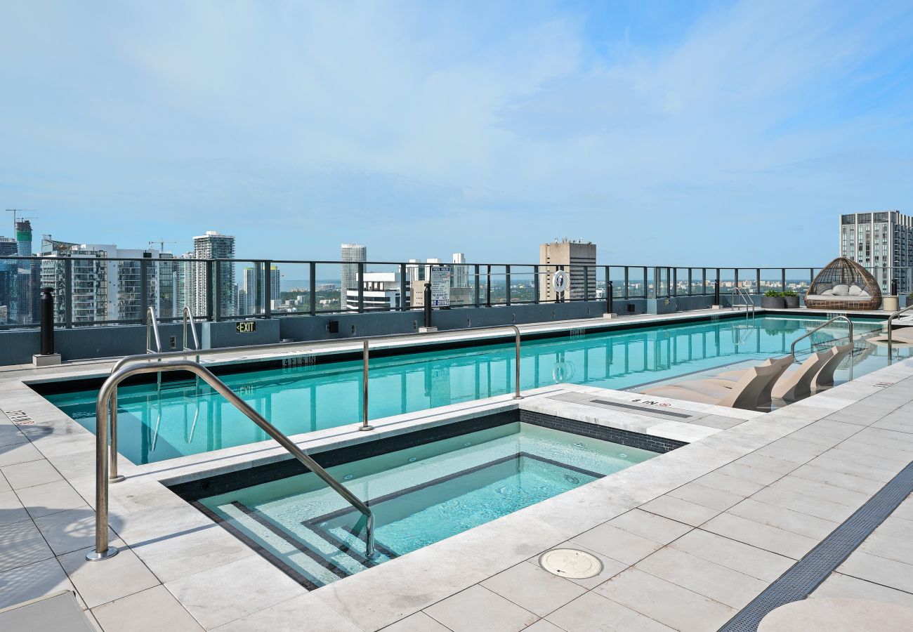 Estudio en Miami - 501 First 2709