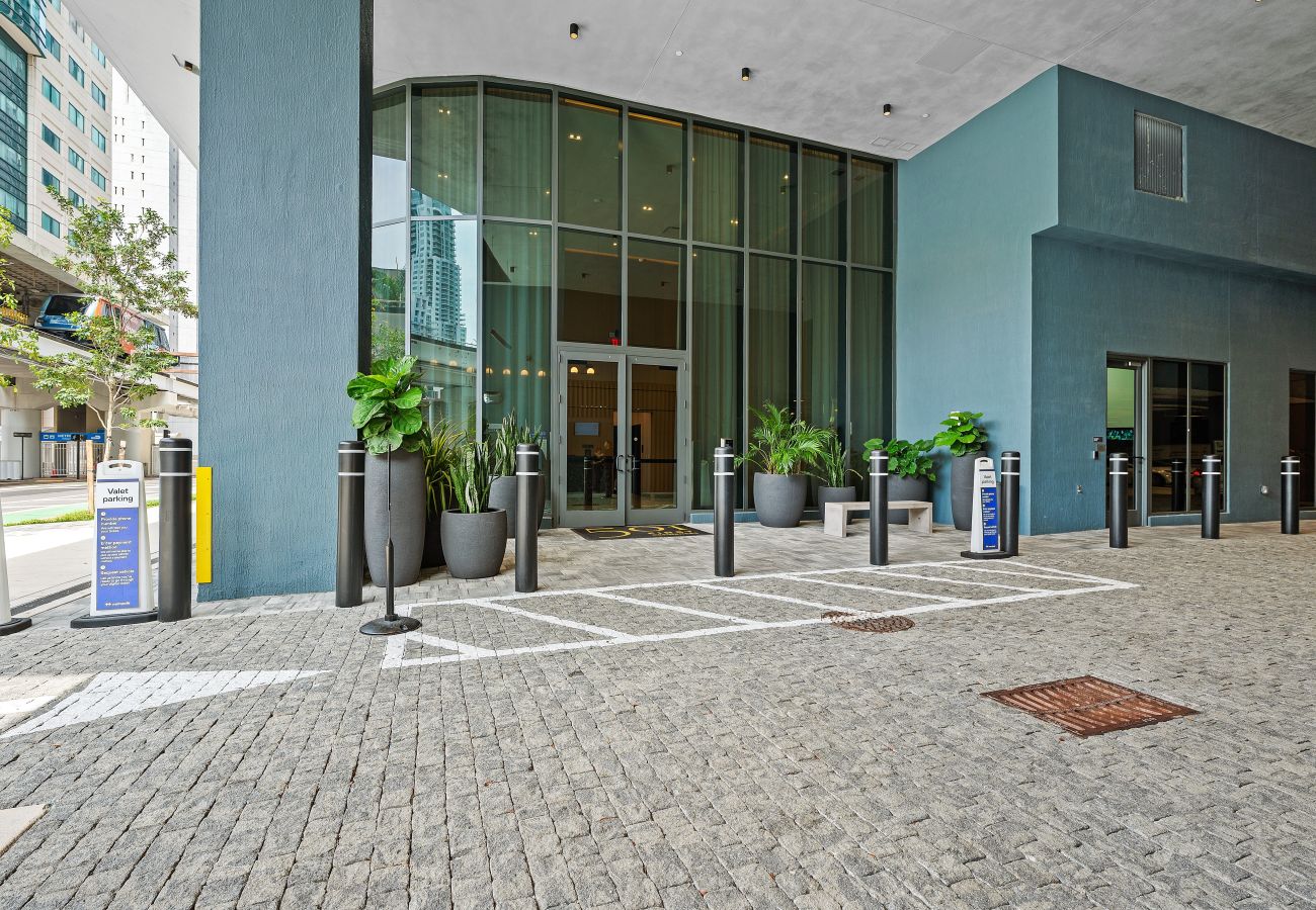 Estudio en Miami - 501 First 2709