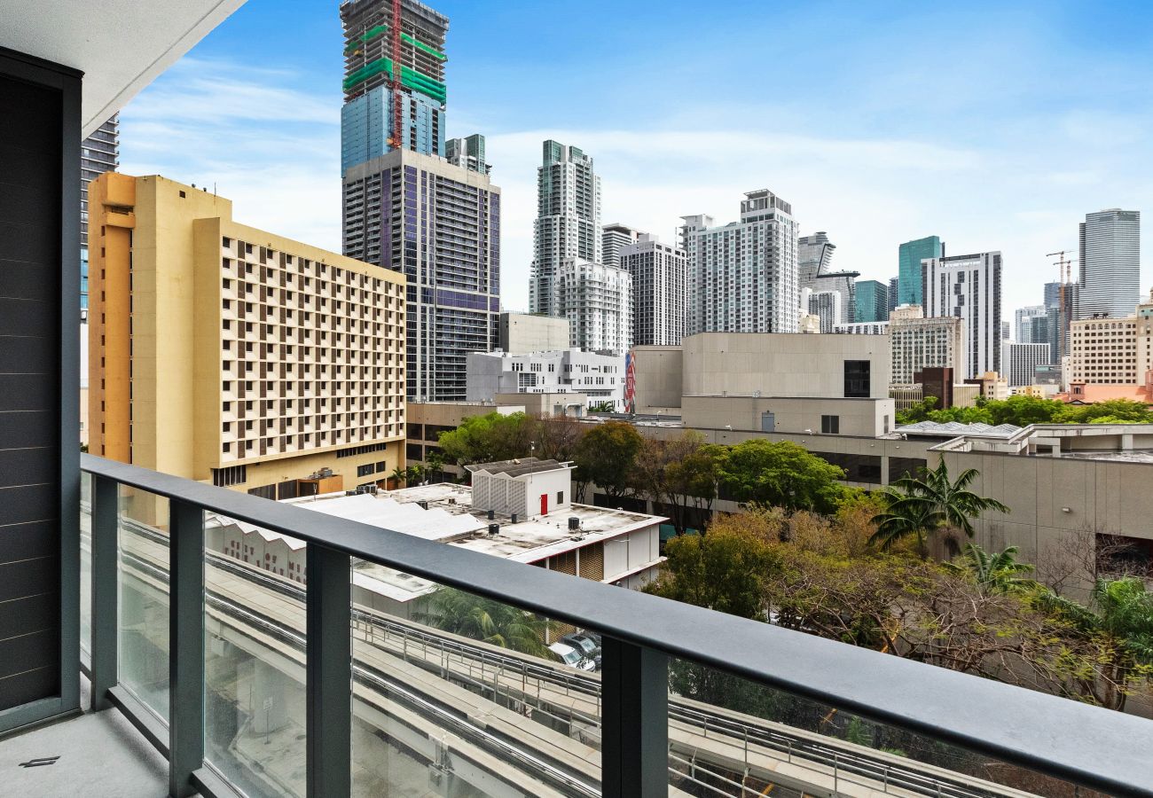 Estudio en Miami - 501 First 701B