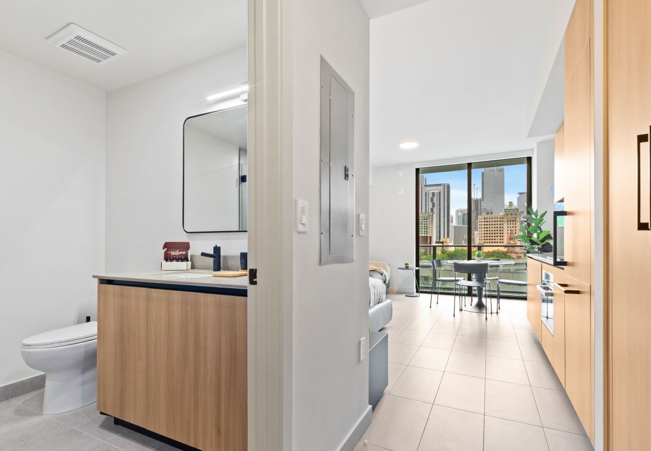 Estudio en Miami - 501 First 701B
