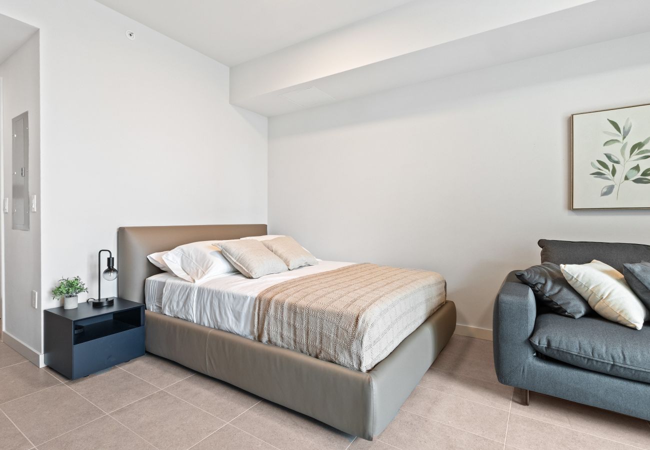 Estudio en Miami - 501 First 701B