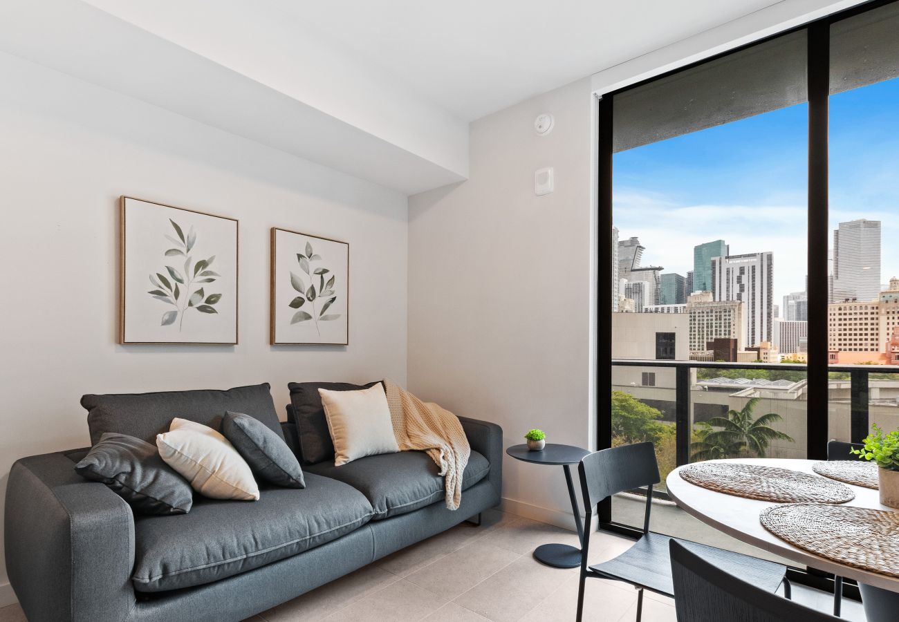 Estudio en Miami - 501 First 701B