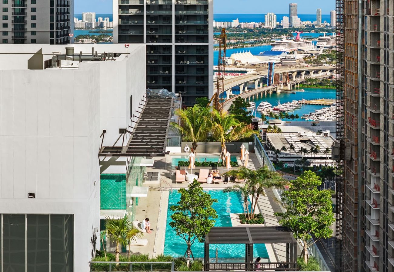 Estudio en Miami - The Crosby 2502