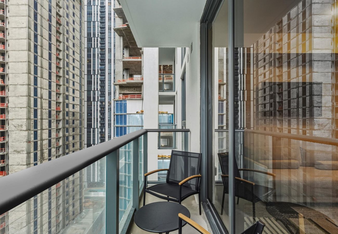 Estudio en Miami - The Crosby · Miami Worldcenter Studio