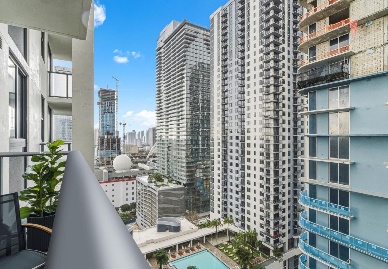 Estudio en Miami - The Crosby · Miami Worldcenter Studio