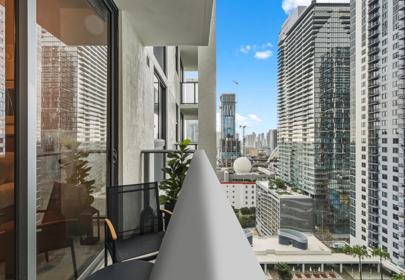 Estudio en Miami - The Crosby · Miami Worldcenter Studio