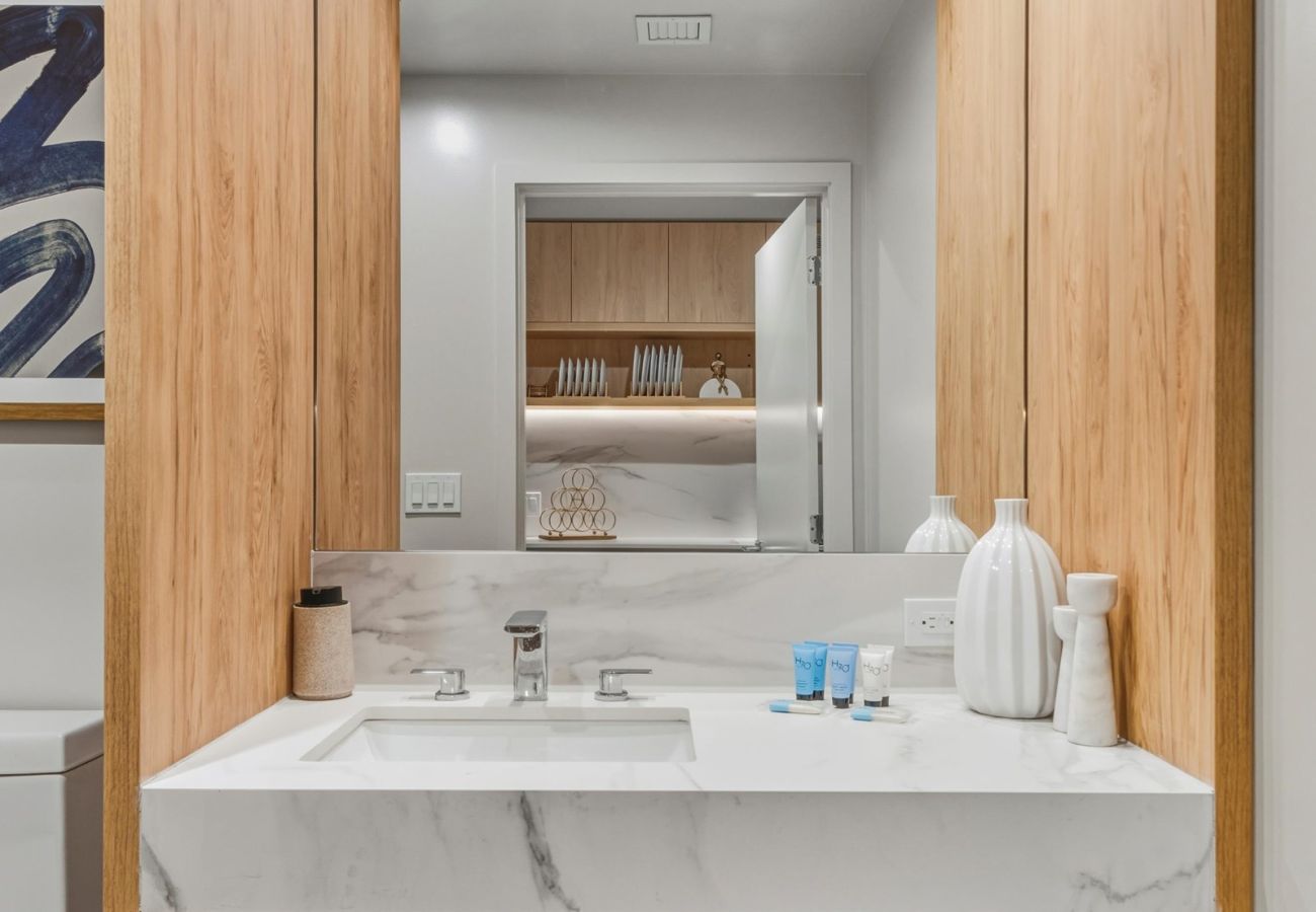 Estudio en Miami - The Crosby · Miami Worldcenter Studio