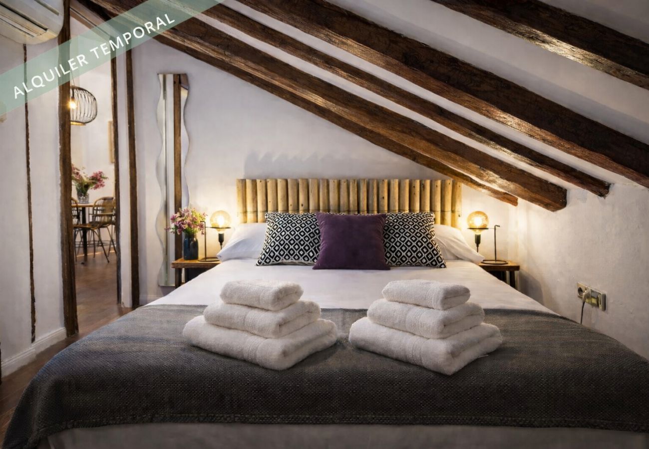 Apartment in Madrid - Atico Plaza Mayor, Functional apartment near Plaza Mayor