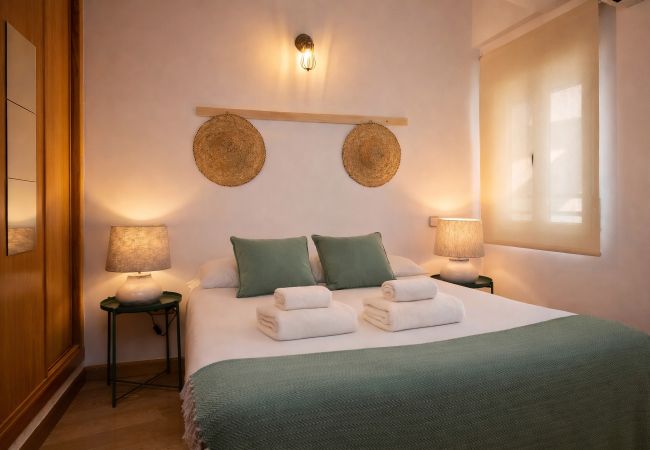 Apartment in Madrid - Chic Penthouse in Madrid's Historic Center