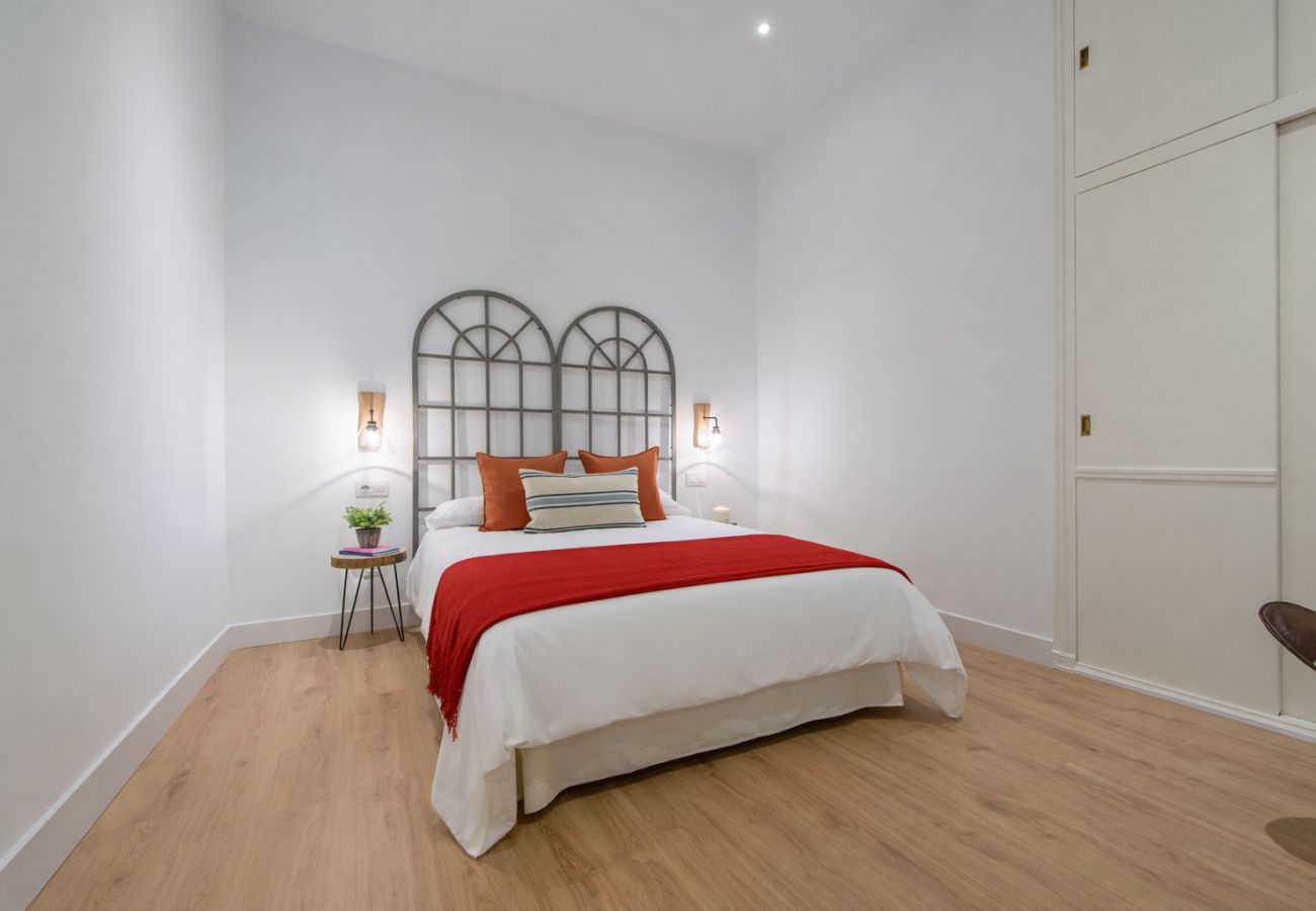 Apartment in Madrid - Sol VI: Modern Apartment Steps from Puerta del Sol