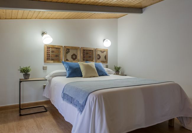 Apartment in Madrid - O´Donnell II-Comfortable apartment in an idyllic neighborhood for holidays.