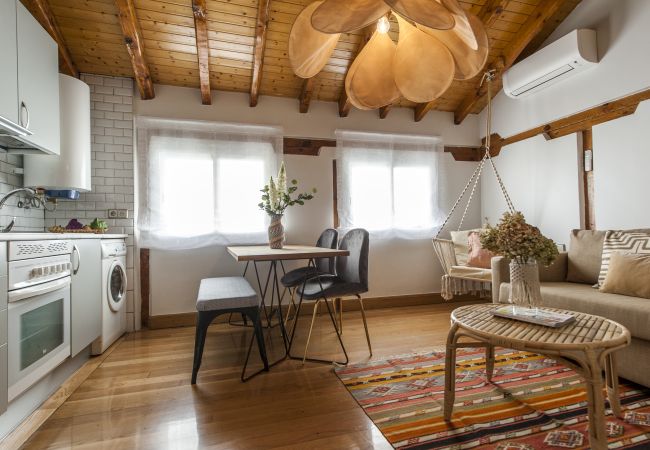 Apartment in Madrid - Ático Quevedo-Cozy apartment in Chamberi zone 