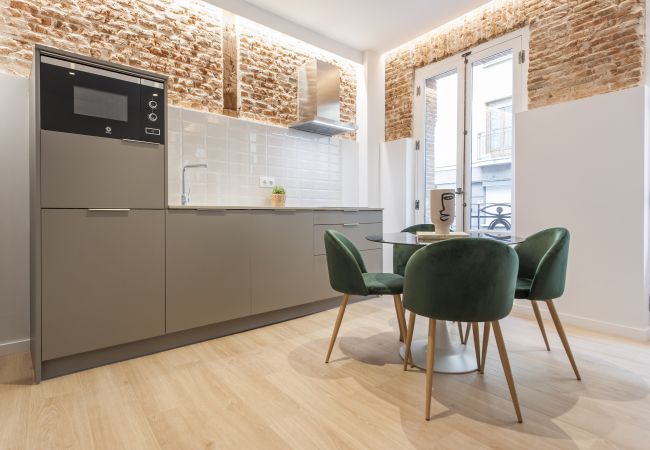 Apartment in Madrid - Collection La Latina - Apartamento con balcón ubicado en La Latina Apartment in Madrid - Collection La Latina - Apartamento con balcón ubicado en La Latina