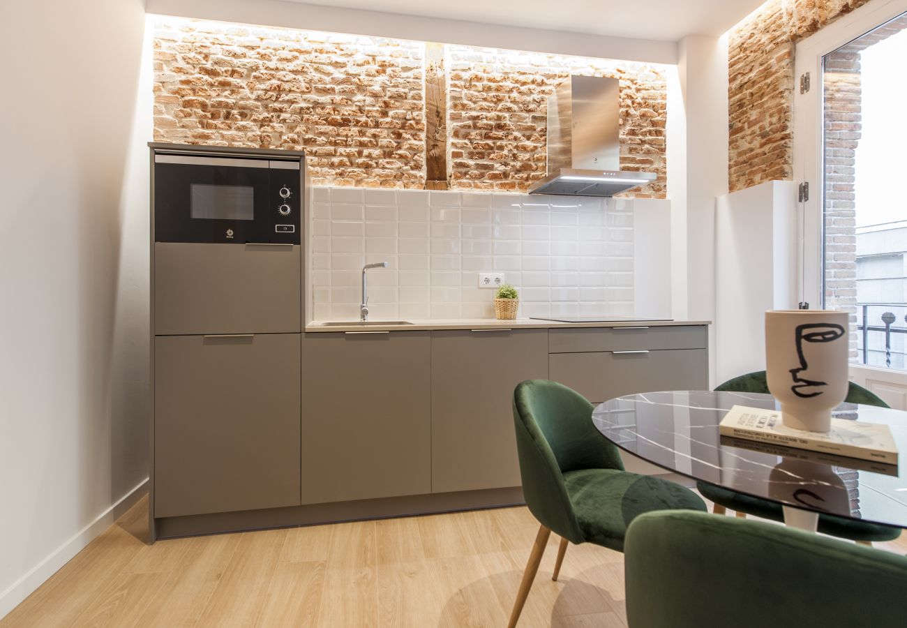 Apartment in Madrid - Collection La Latina - Apartamento con balcón ubicado en La Latina