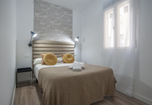 Apartment in Madrid - La Latina I - Beautiful 2 rooms apartment. Apartment in Madrid - La Latina I - Beautiful 2 rooms apartment.