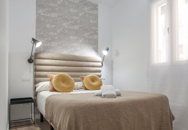 Apartment in Madrid - La Latina I - Beautiful 2 rooms apartment. Apartment in Madrid - La Latina I - Beautiful 2 rooms apartment.