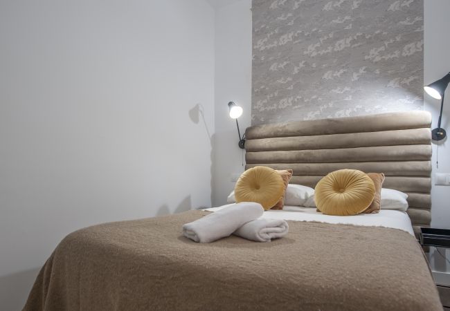 Apartment in Madrid - La Latina I - Beautiful 2 rooms apartment. Apartment in Madrid - La Latina I - Beautiful 2 rooms apartment.