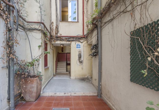 Apartment in Madrid - La Latina I - Beautiful 2 rooms apartment. Apartment in Madrid - La Latina I - Beautiful 2 rooms apartment.