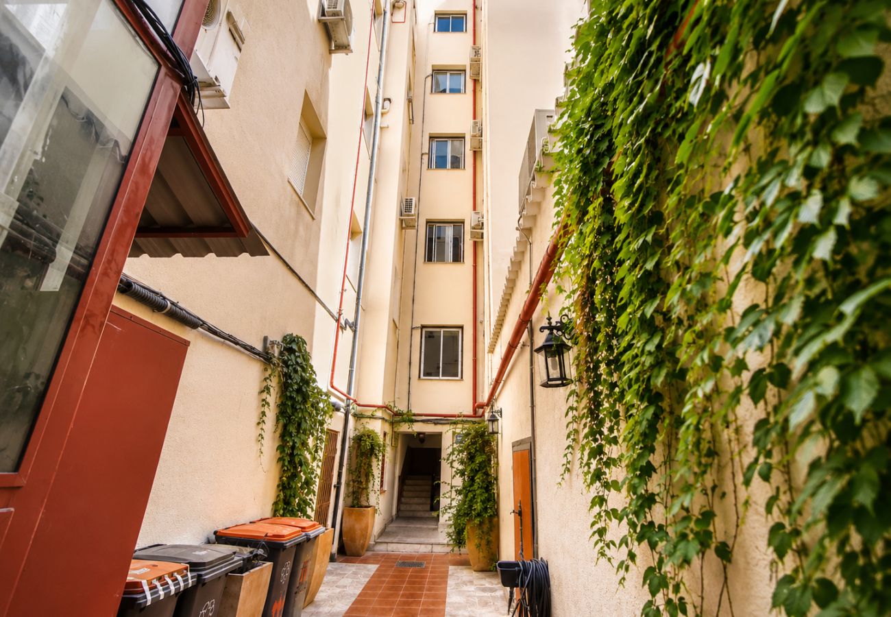 Apartment in Madrid - La Latina I - Beautiful 2 rooms apartment.