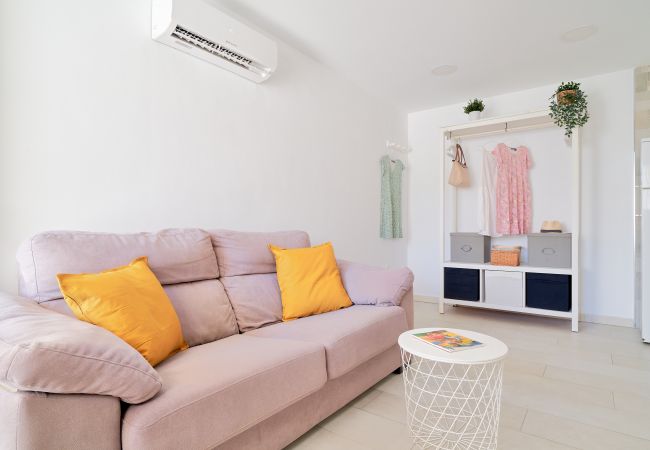 Apartment in Málaga - Romantic studio in Pedregalejo Beach
