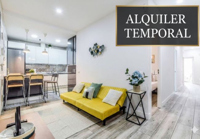 Apartment in Madrid - Experience Madrid from Retiro’s Heart