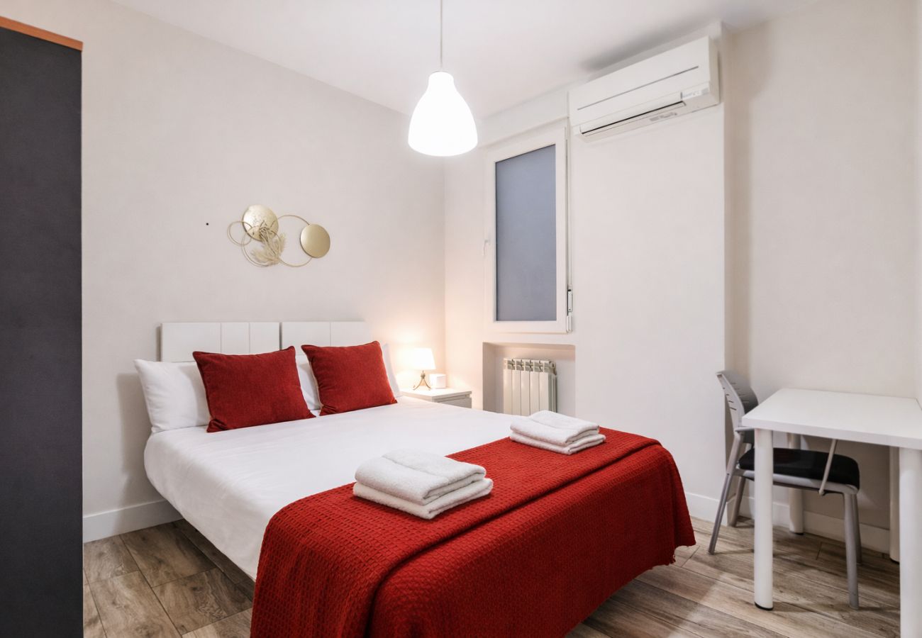 Apartment in Madrid - Experience Madrid from Retiro’s Heart