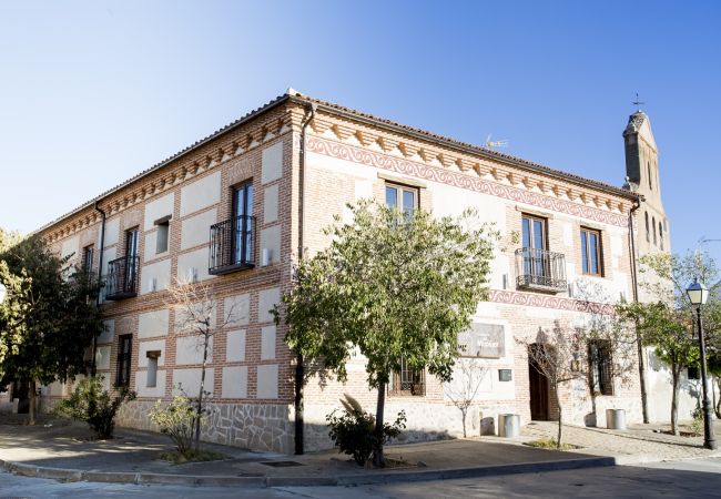 Aparthotel in Velayos - Room for up to three people