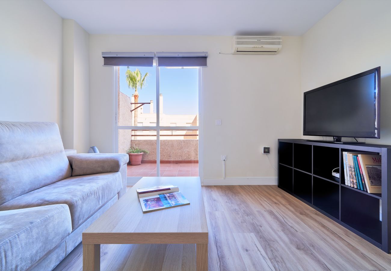 Apartment in Málaga - Steps to the Beach: Spacious Apartment in Málaga
