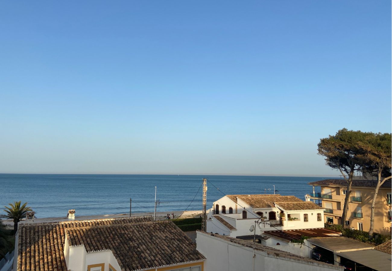 Apartment in Javea - Seafront apartment with terrace and views in Jávea.