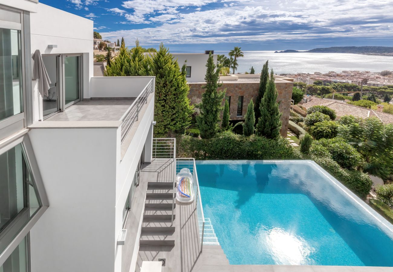 Villa in Javea - Your Peaceful Oasis in Jávea: Private Pool Villa with Sea Views