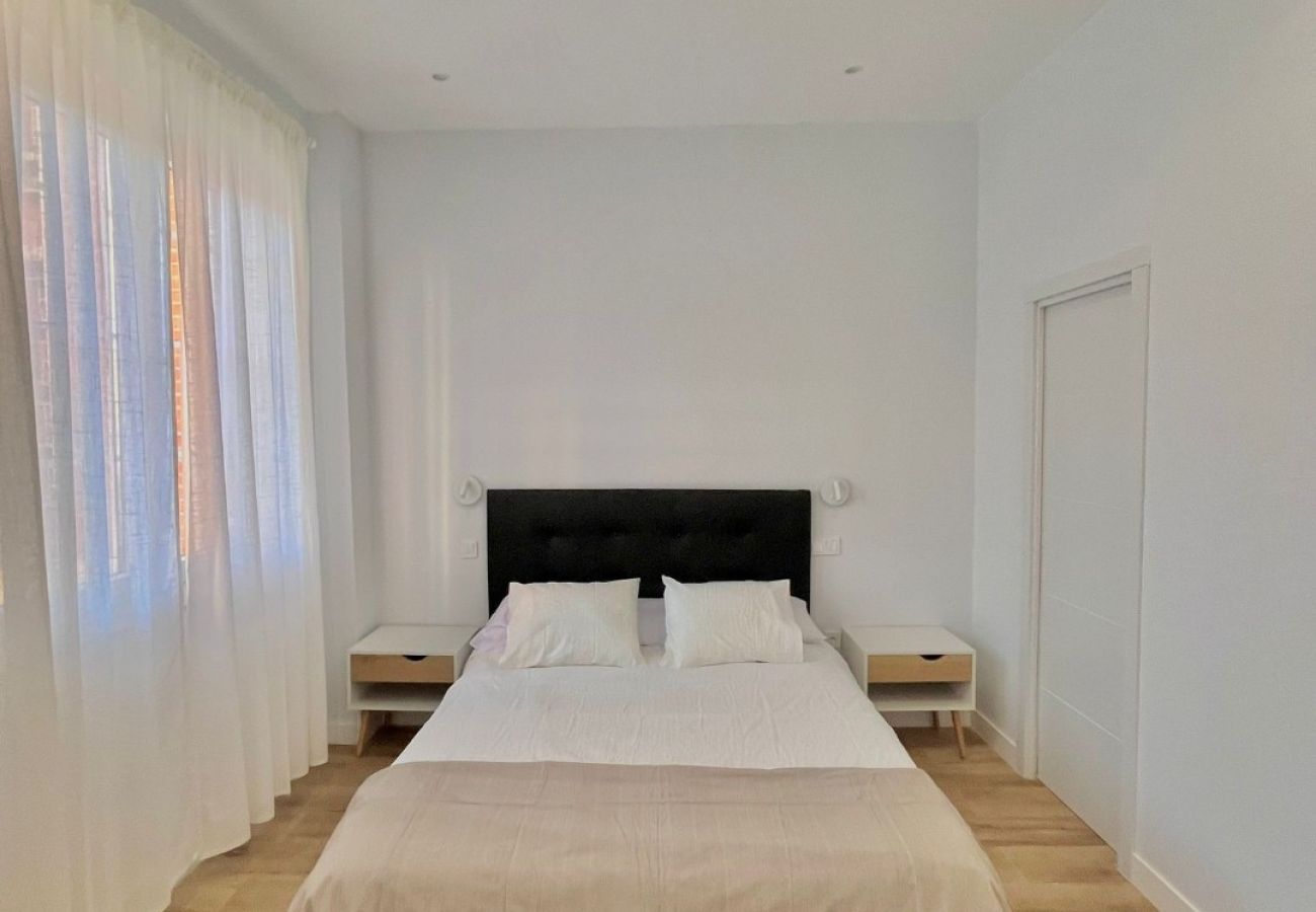 Studio in Madrid - Charming Accommodation near IFEMA