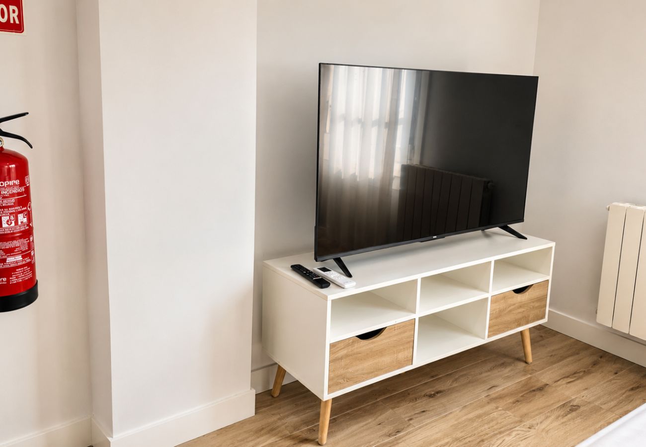 Studio in Madrid - Charming Accommodation near IFEMA