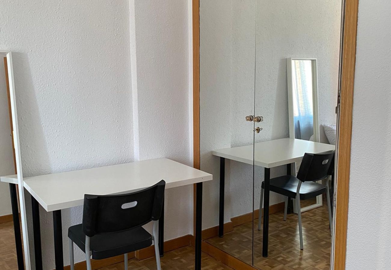 Rent by room in Madrid - Suite Urbana en Madrid