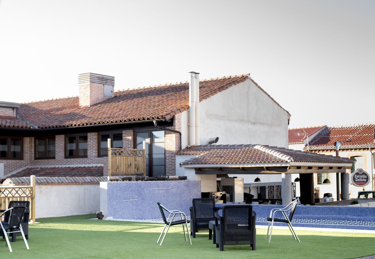 Cottage in Velayos - Rural House of Mudejar