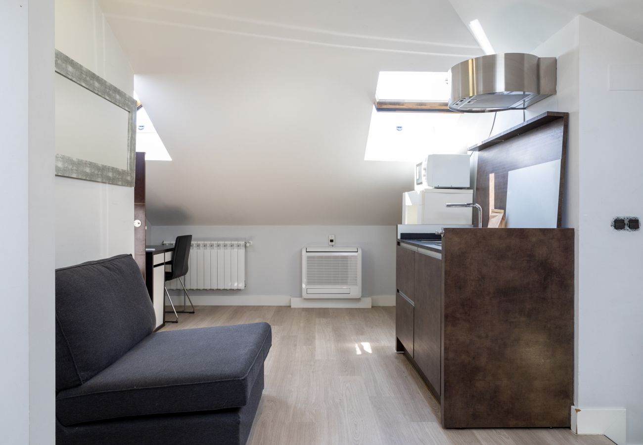 Studio in Madrid - Ático en Madrid - Ideal para parejas